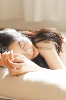 撕开她的衣服摸双乳小说